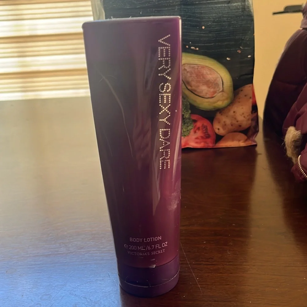 Victoria secret body lotion - Picture 2 of 2